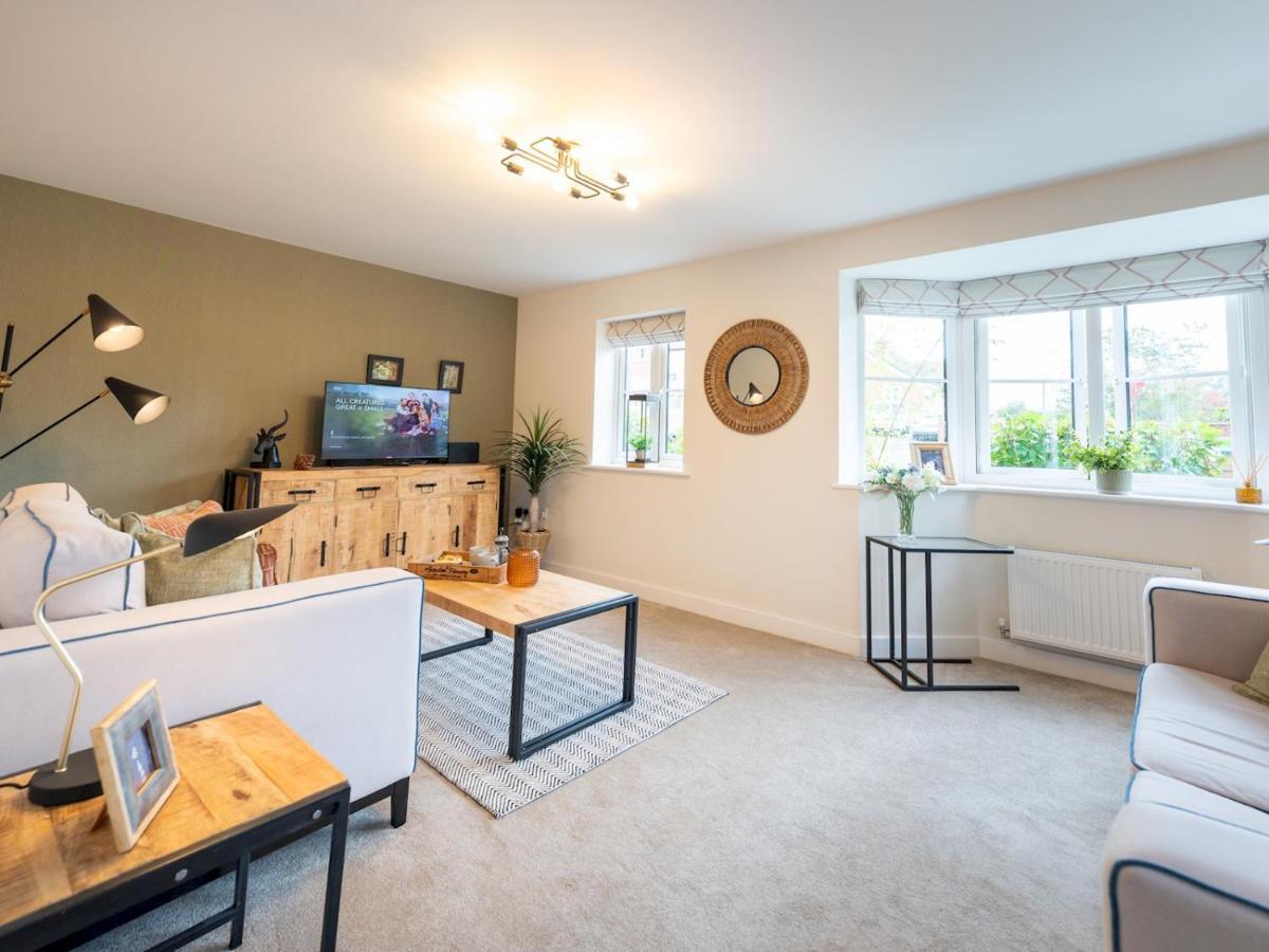 Pass The Keys Contemporary 2 Bedroom Home ลุดโลว์ ภายนอก รูปภาพ